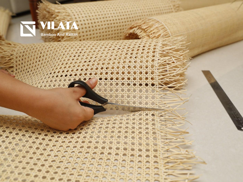 Cắt đúng kích thước cần dùng của tấm mây mắt cáo
